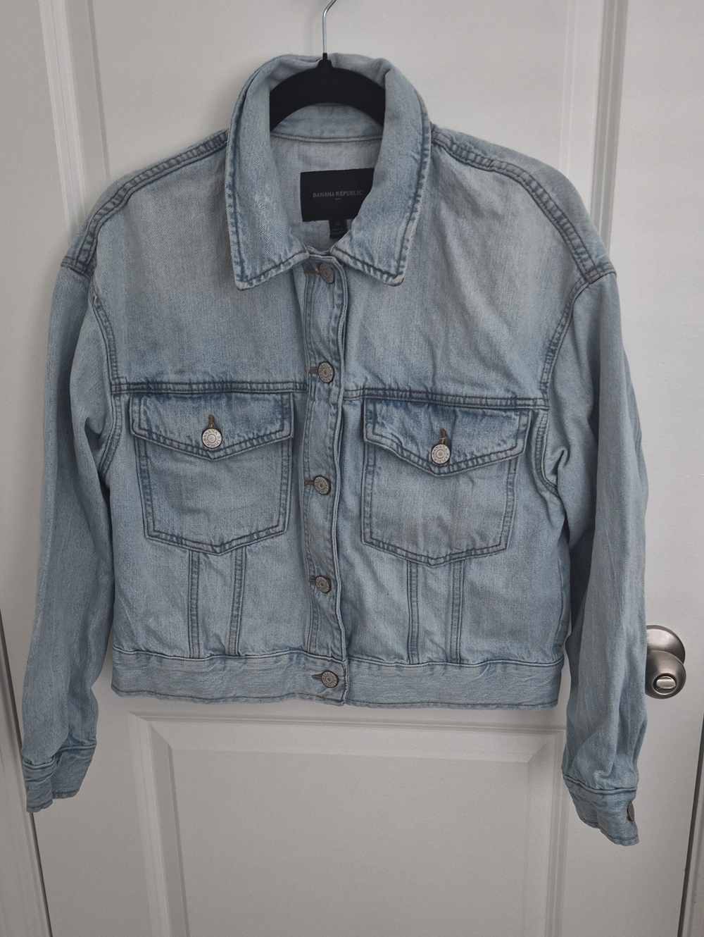 Women Banana Republic Light Wash Denim Jacket in Blue